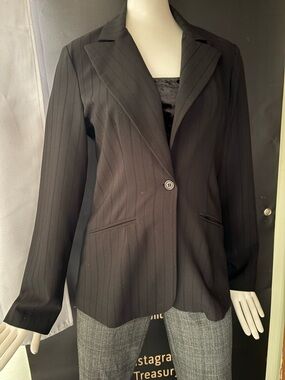 le chateau Black Pinstripe Blazer Jacket